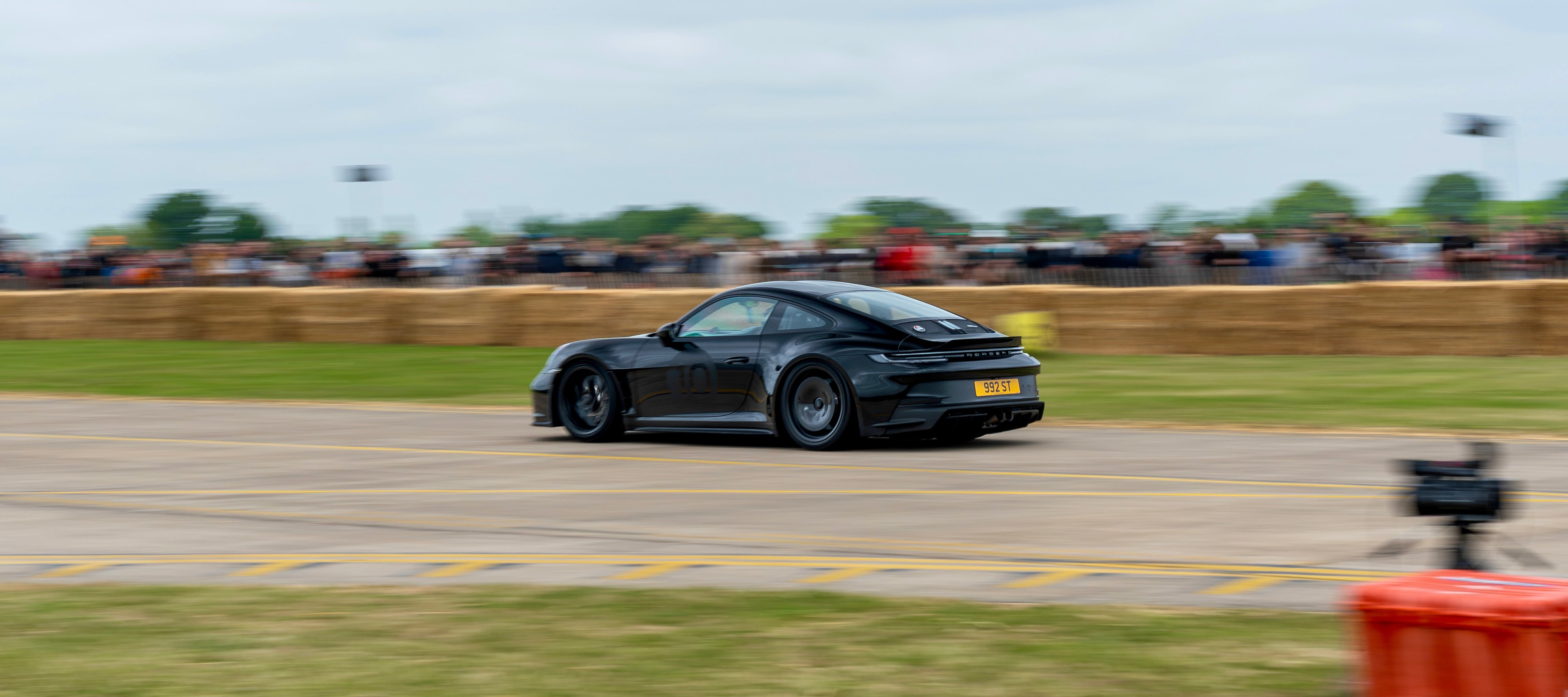 SUPERCAR FEST - THE RUNWAY