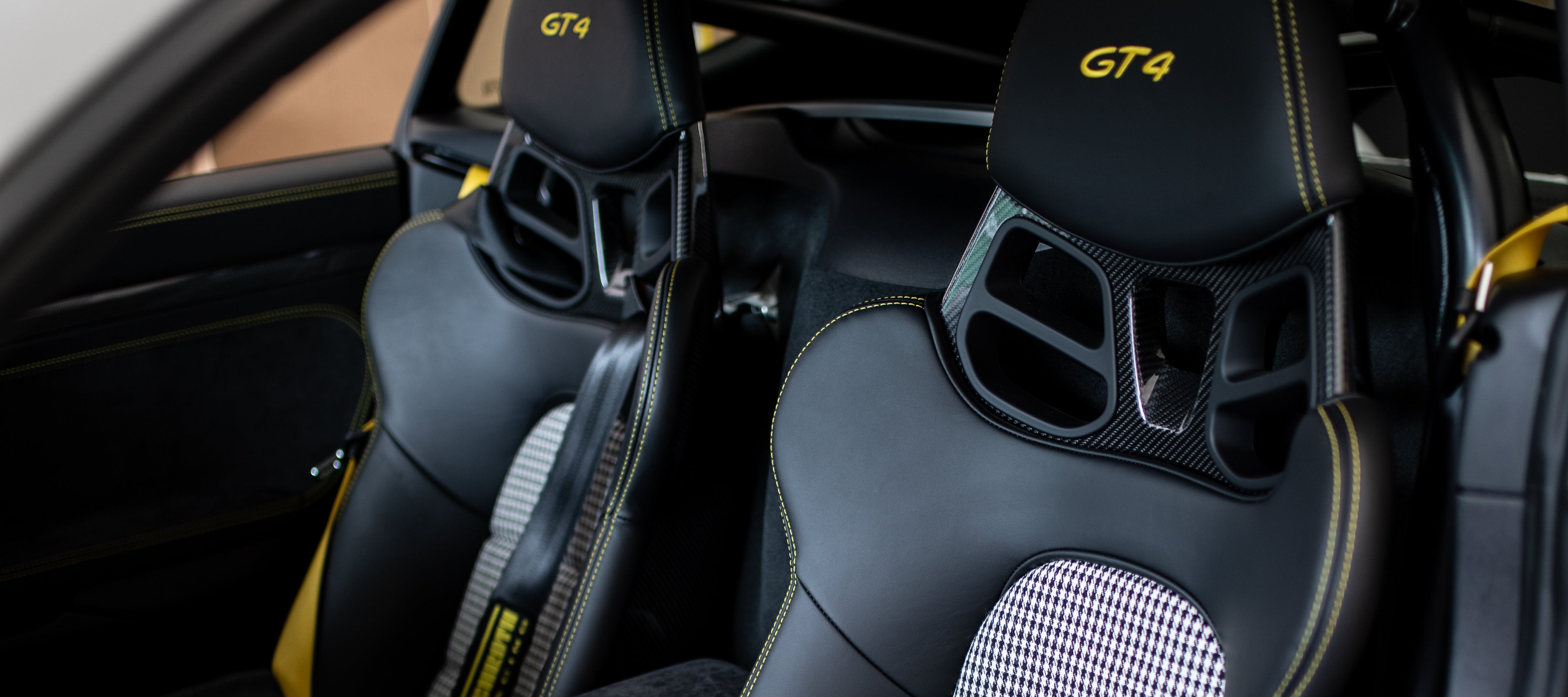 981 GT4 INTERIOR